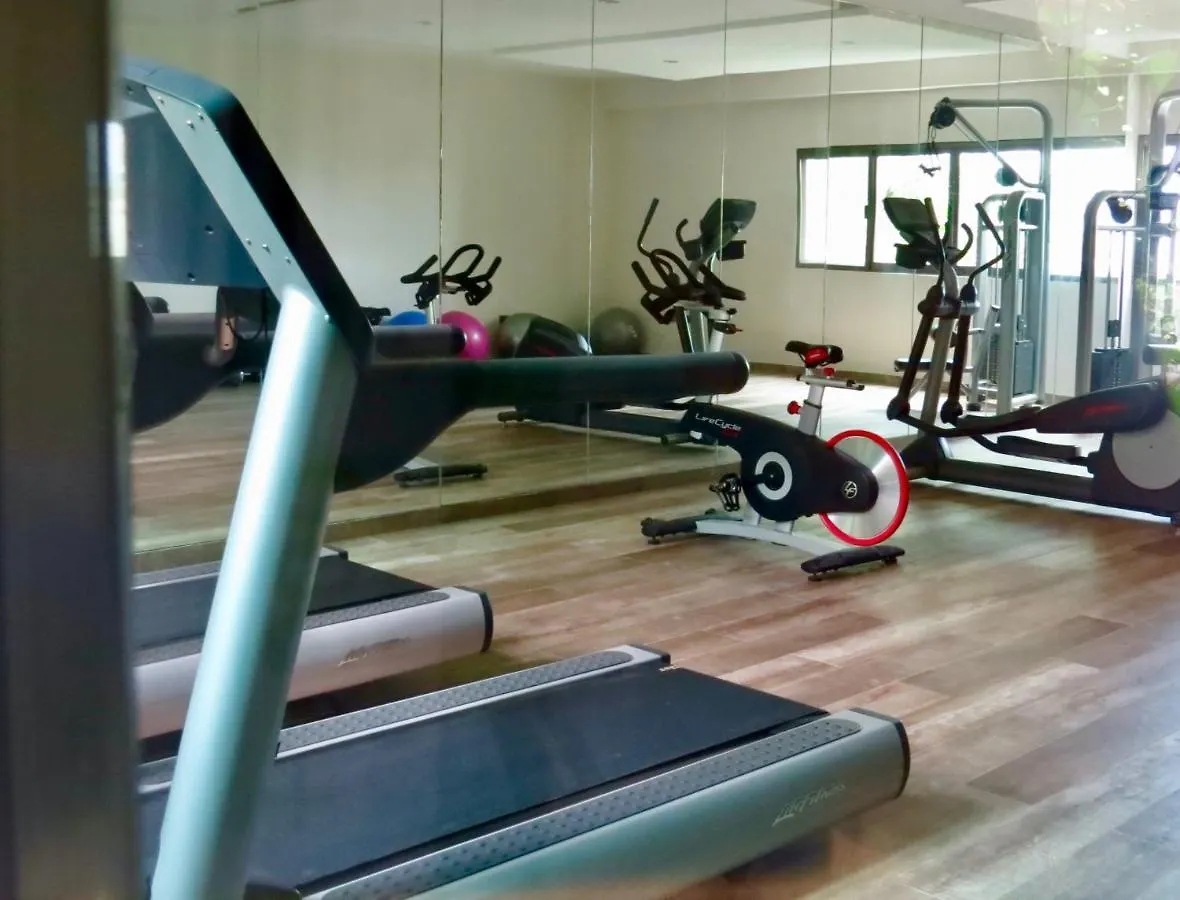 Hotel Palmarena Rooms & Residences - Long Stay Comfort With Parking, Sauna, Gym & Pool - Steps From 5Th Avenue Playa del Carmen